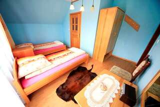 Фермерские дома VILLA HOCHOŁÓWKA Dobra Двухместный номер с 1 кроватью и балконом-1